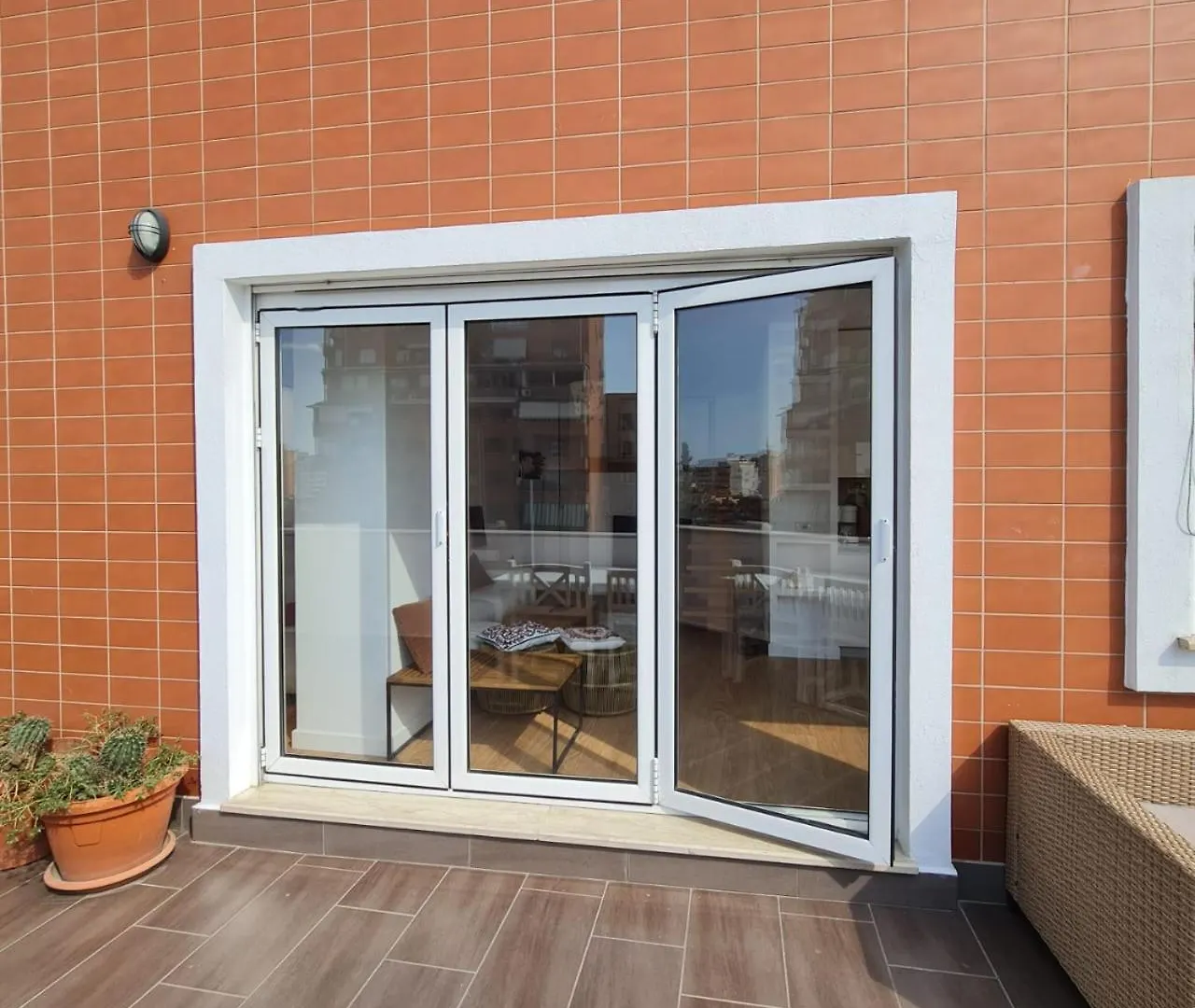 140M2 Top Floorcentral Loft 24Hr Self Check-In Tirana Apartment